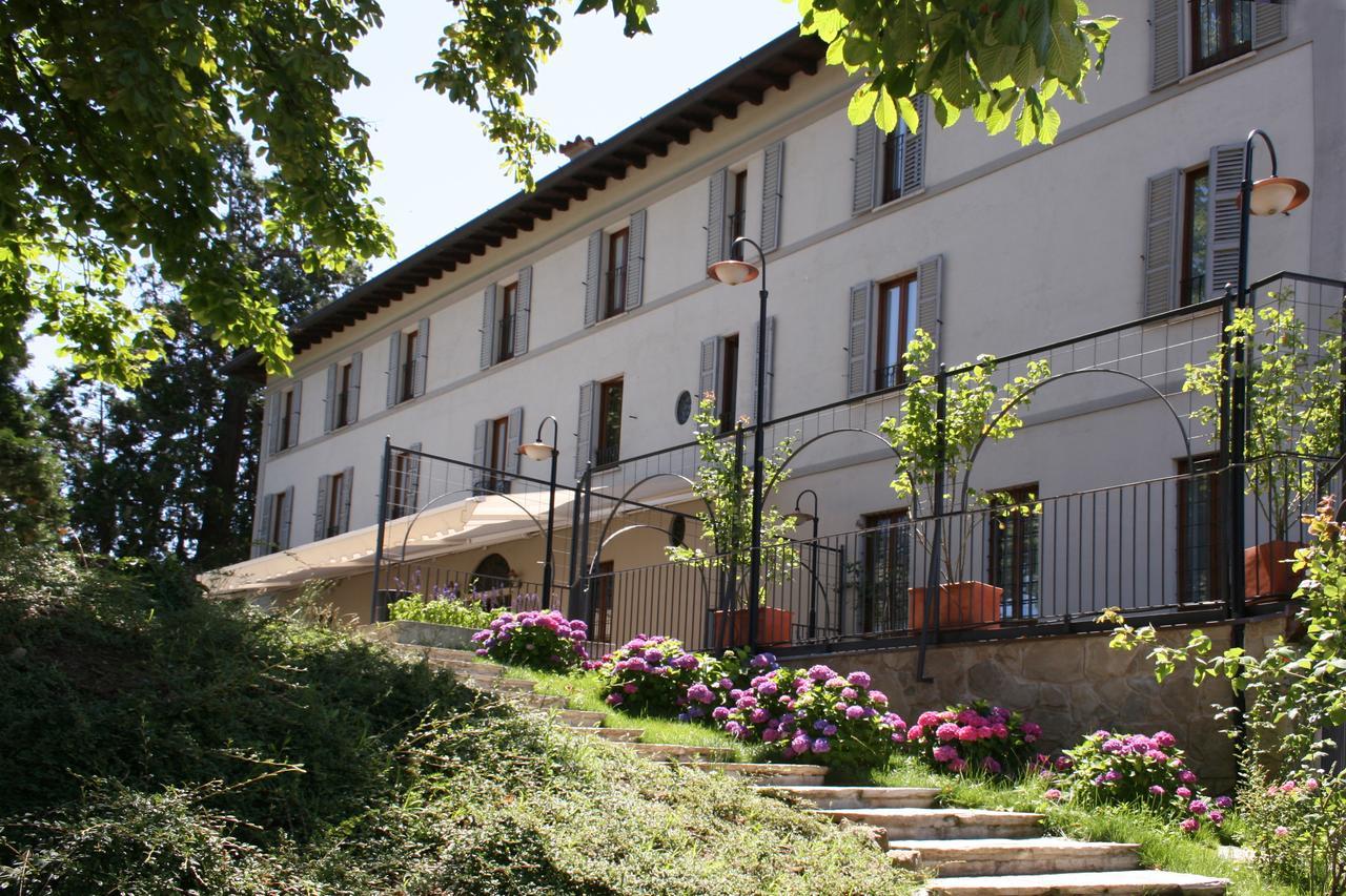 Villa Bregana Carnago Екстериор снимка